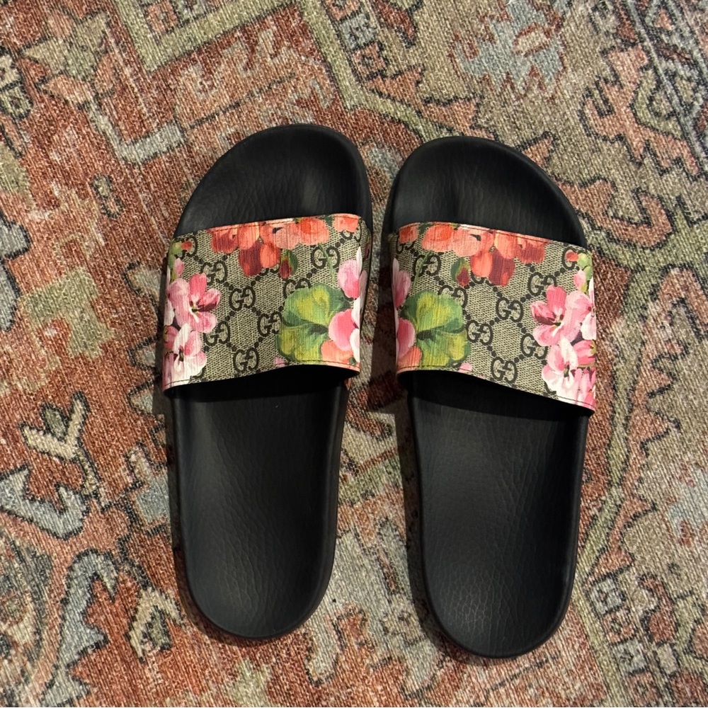 Gucci Women's Floral Slide Sandals - Black and Pink